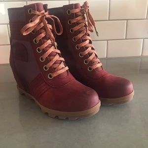 Sorel wedge boots